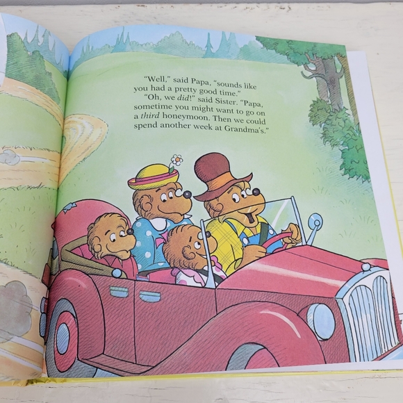 The Berenstain Bears: All in the Family Hardcover Book 6 Wholesome Stories - Picture 8 of 11
